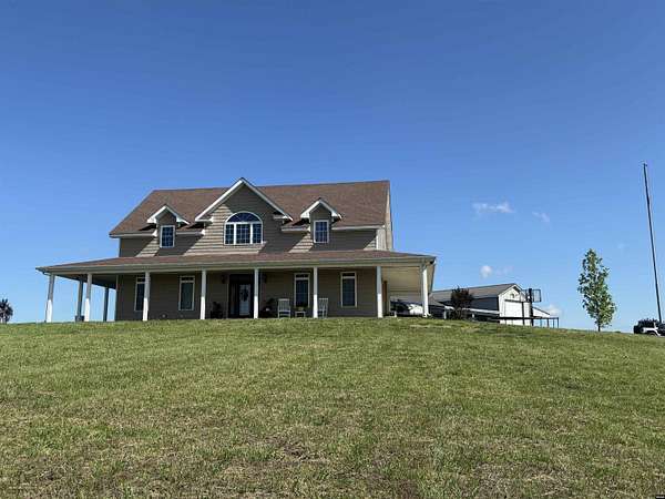 13 Acres of Land with Home for Sale in Fulton, Kentucky