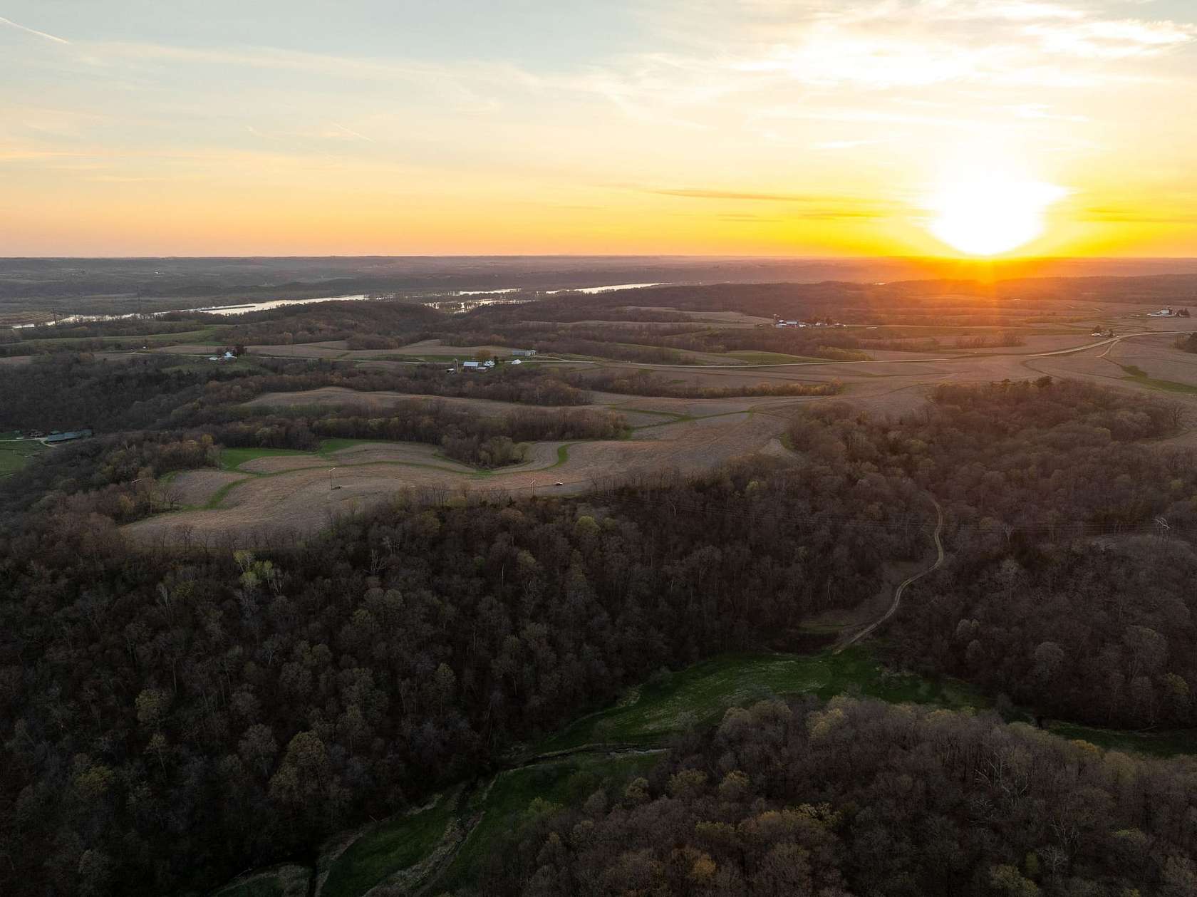 578 Acres of Land for Sale in Cassville, Wisconsin