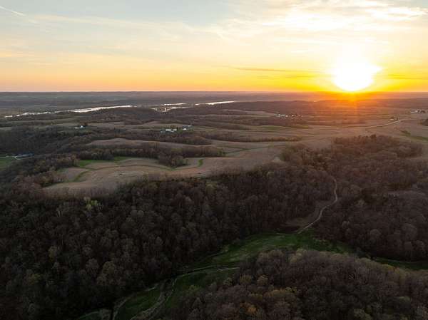 578 Acres of Land for Sale in Cassville, Wisconsin
