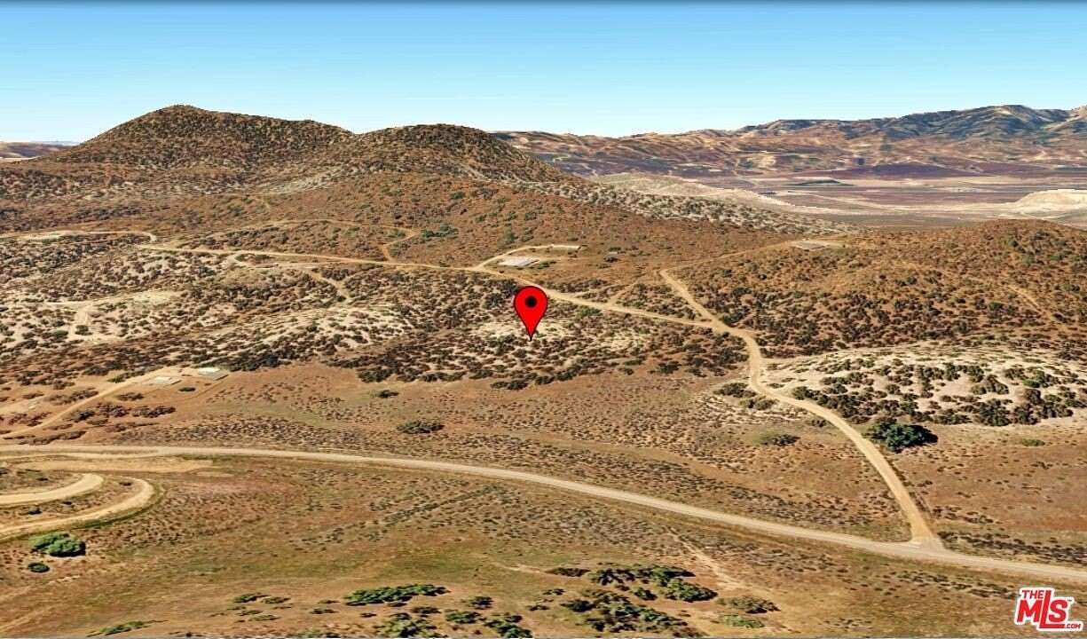5 Acres of Residential Land for Sale in Tehachapi, California