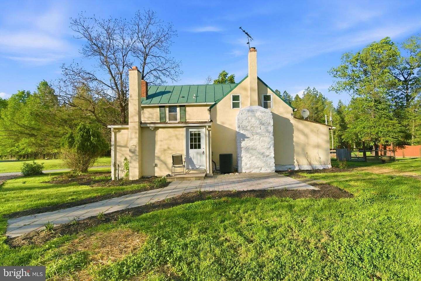 2.45 Acres of Land with Home for Lease in Upperville, Virginia