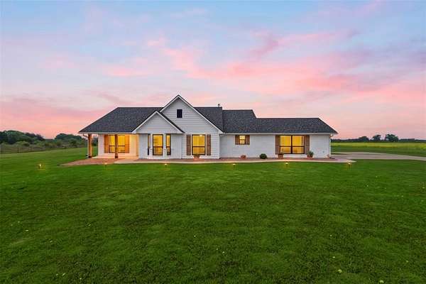 3.54 Acres of Land with Home for Sale in Palmer, Texas