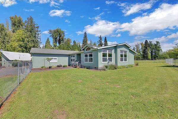 9 Acres of Land with Home for Sale in Dexter, Oregon