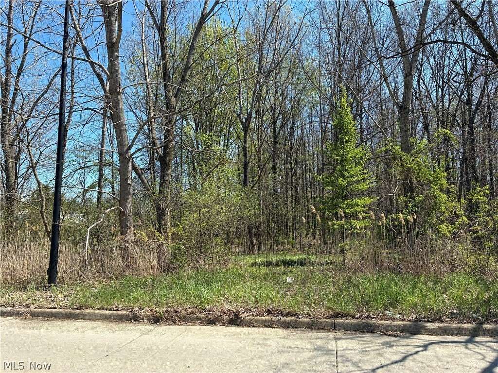 1.8 Acres of Commercial Land for Sale in Warren, Ohio