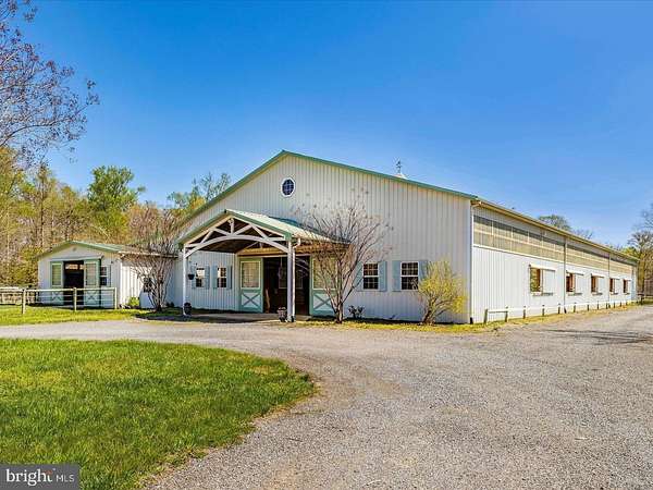 20.9 Acres of Recreational Land with Home for Lease in Waldorf, Maryland