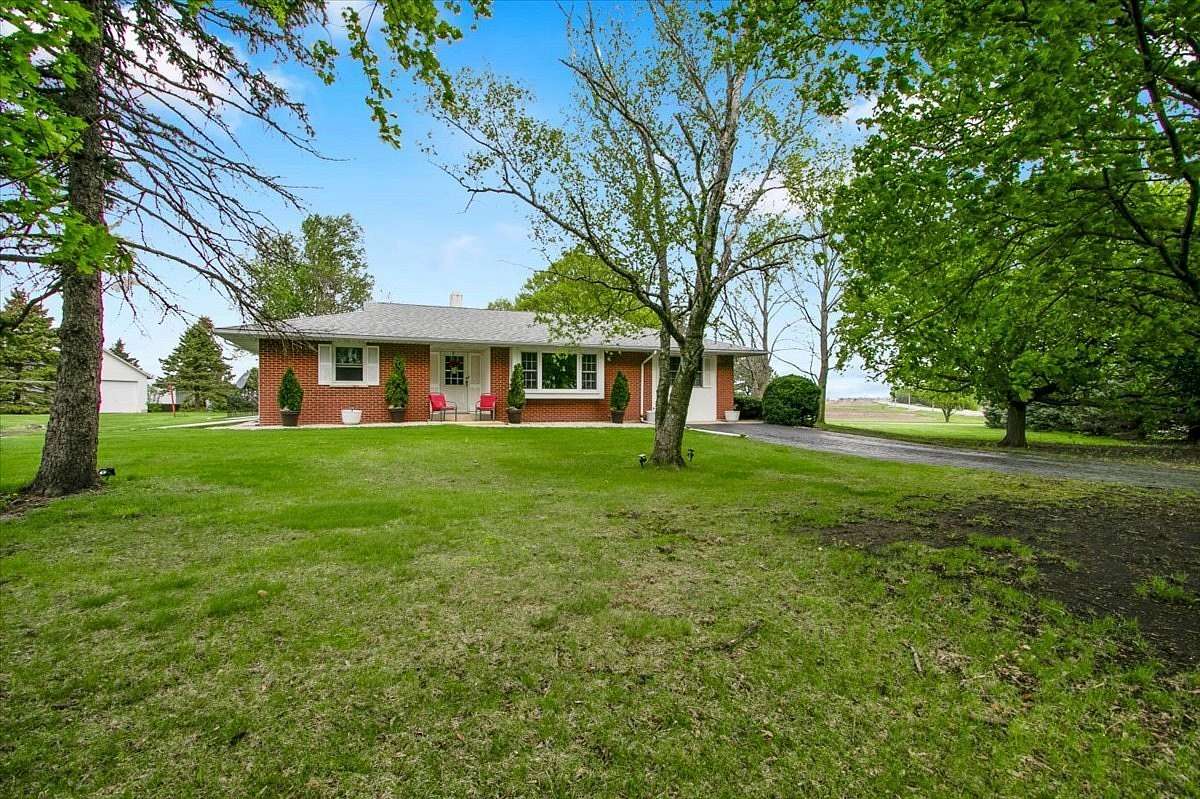 3.16 Acres of Land with Home for Sale in Minooka, Illinois