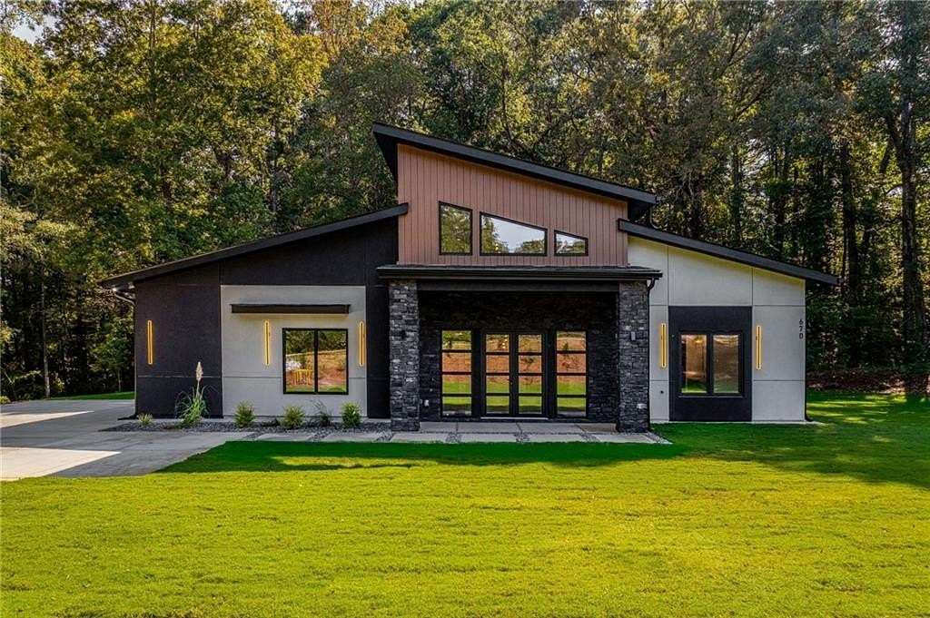 4 Acres of Improved Mixed-Use Land for Sale in Winder, Georgia