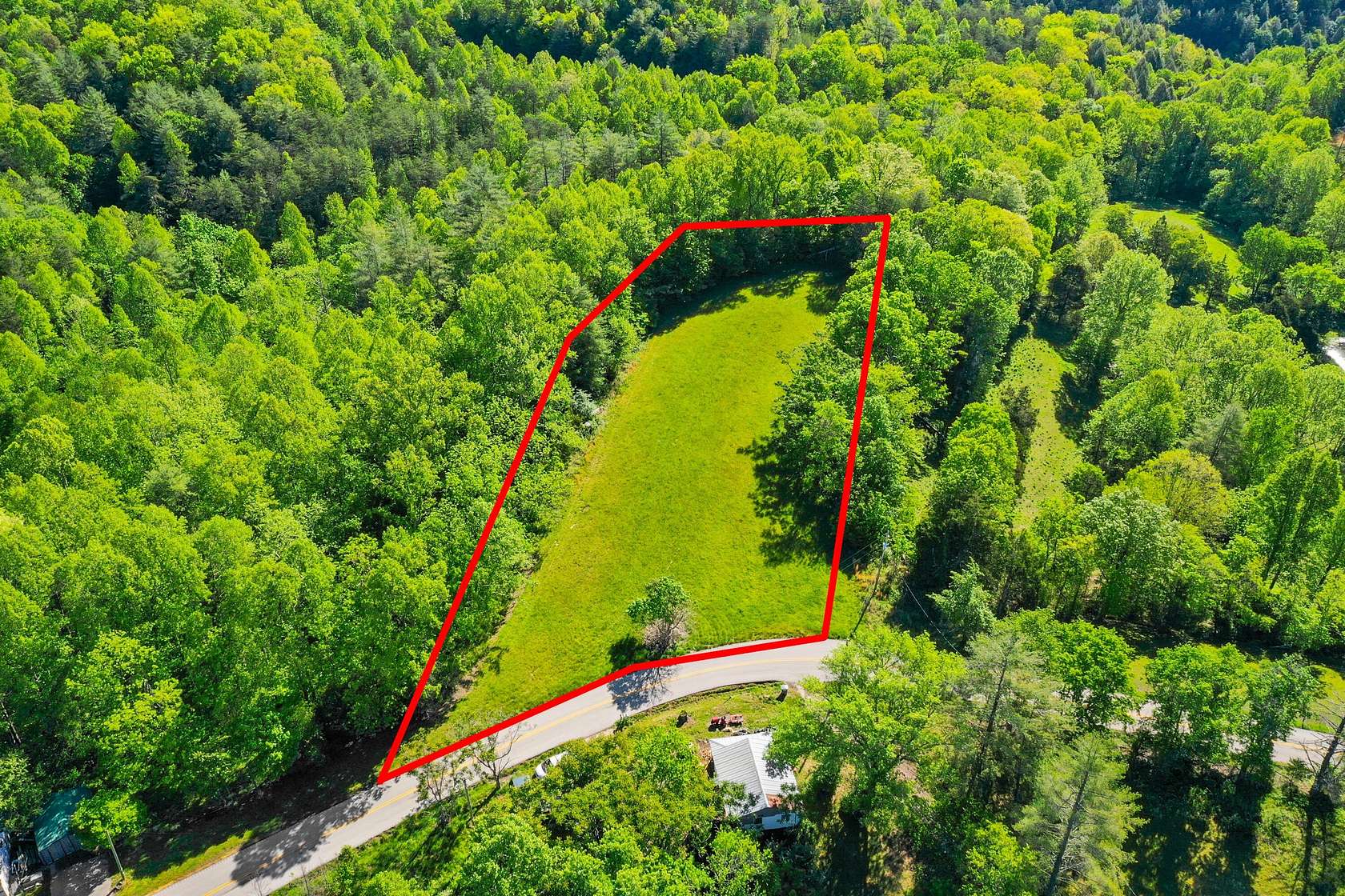 2 Acres of Residential Land for Sale in Beattyville, Kentucky