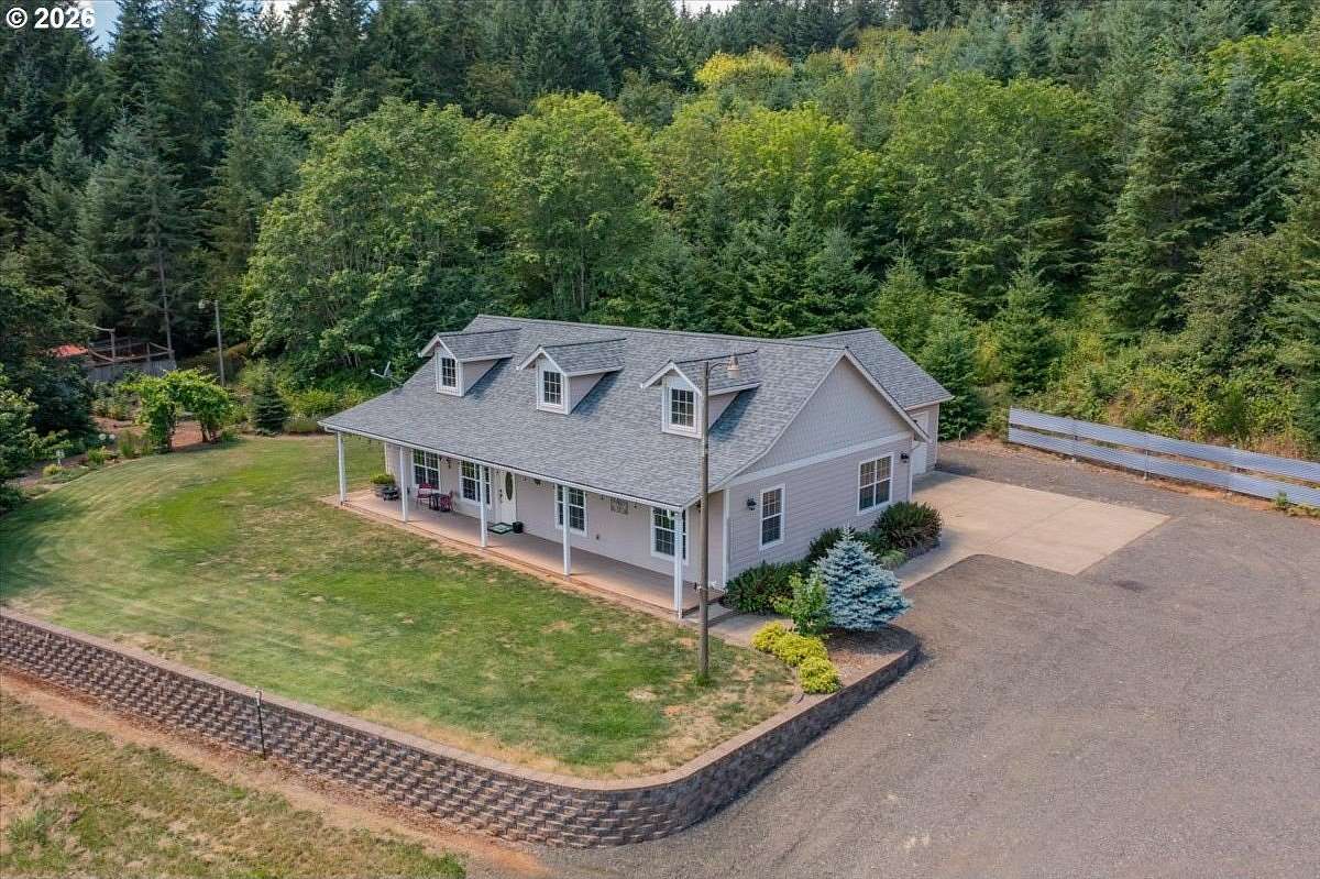 16.5 Acres of Land with Home for Sale in Monmouth, Oregon