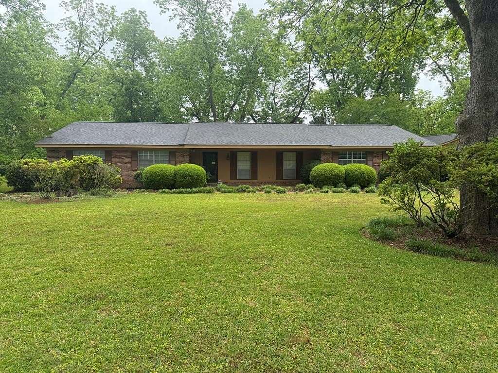 1.54 Acres of Land with Home for Sale in Albany, Georgia