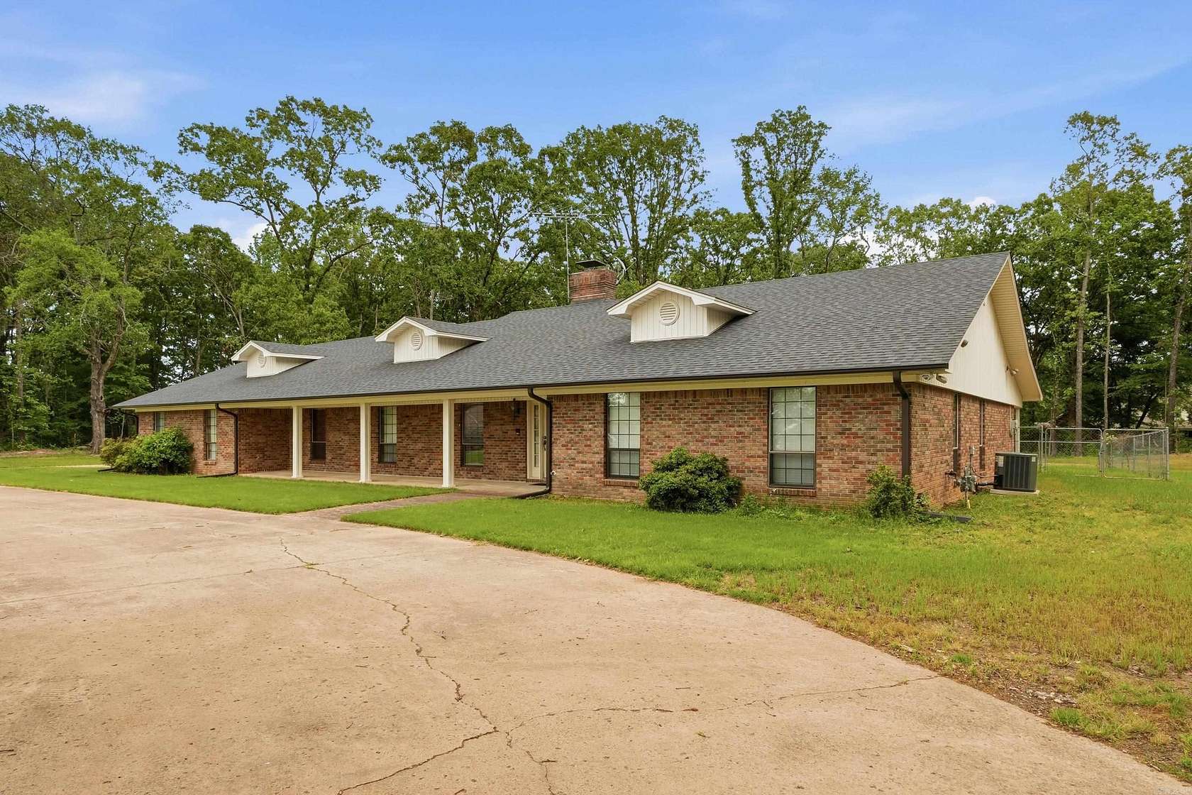 2.8 Acres of Land with Home for Sale in Greenbrier, Arkansas