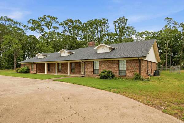 2.8 Acres of Land with Home for Sale in Greenbrier, Arkansas