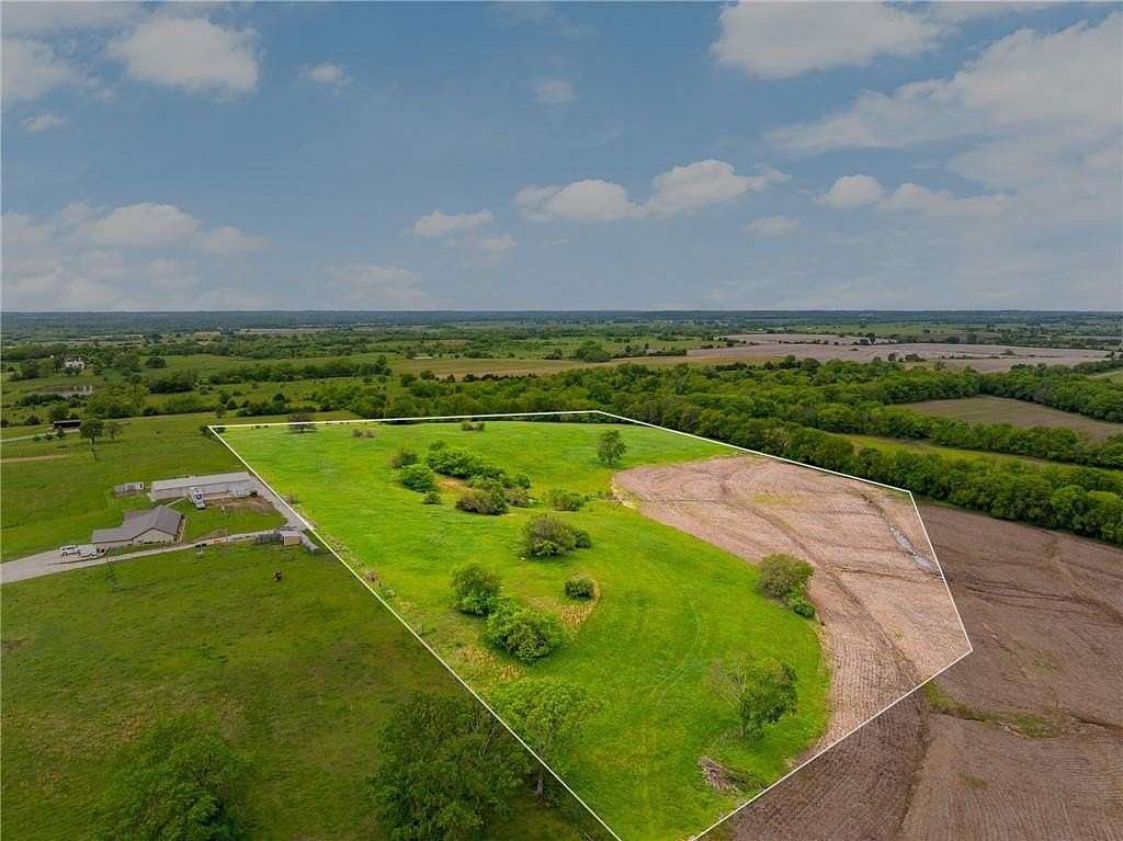 16.7 Acres of Land for Sale in Linwood, Kansas