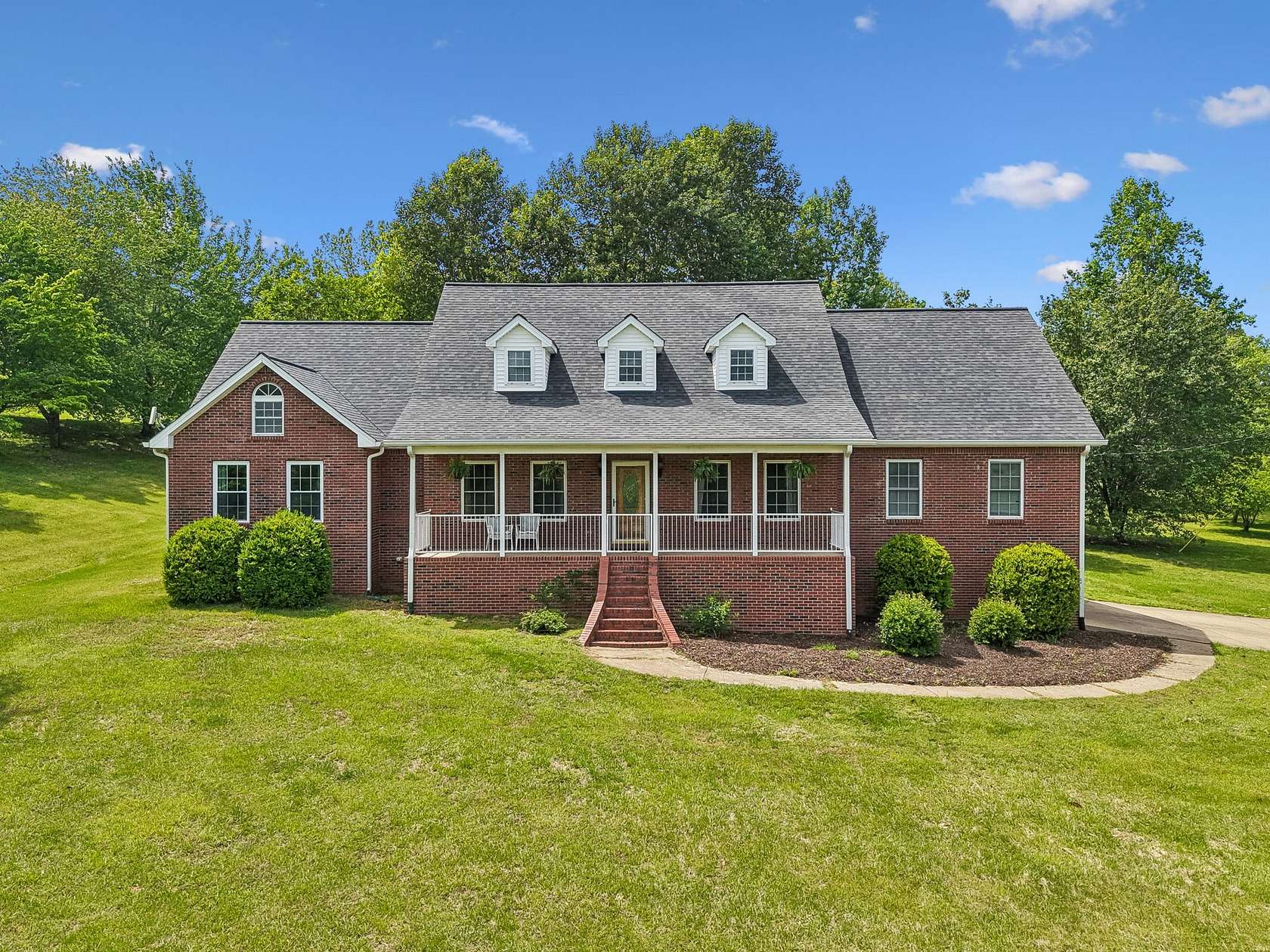 5 Acres of Land with Home for Sale in Charlotte, Tennessee