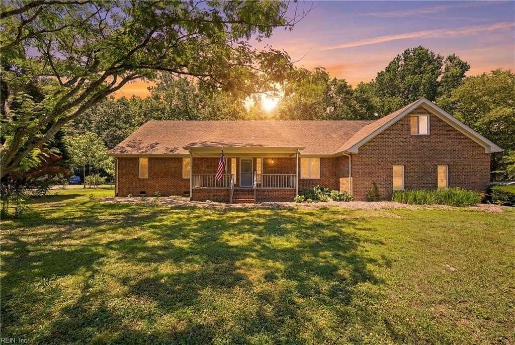 4.7 Acres of Land with Home for Sale in Windsor, Virginia