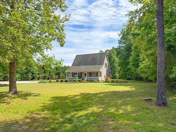 1.5 Acres of Land with Home for Sale in Victoria, Virginia