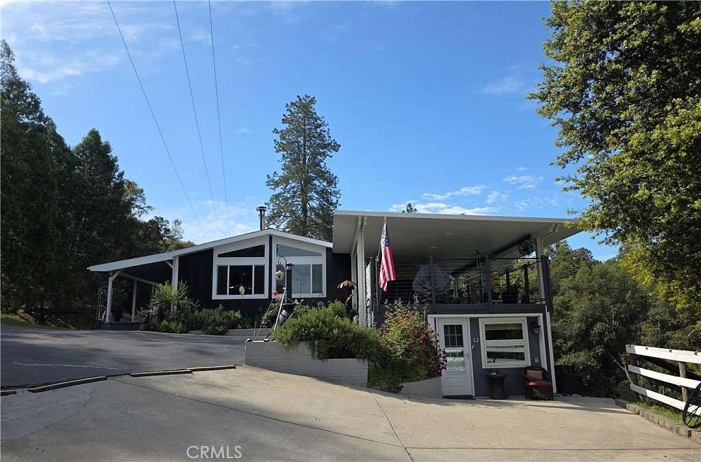 2.82 Acres of Land with Home for Sale in Oakhurst, California
