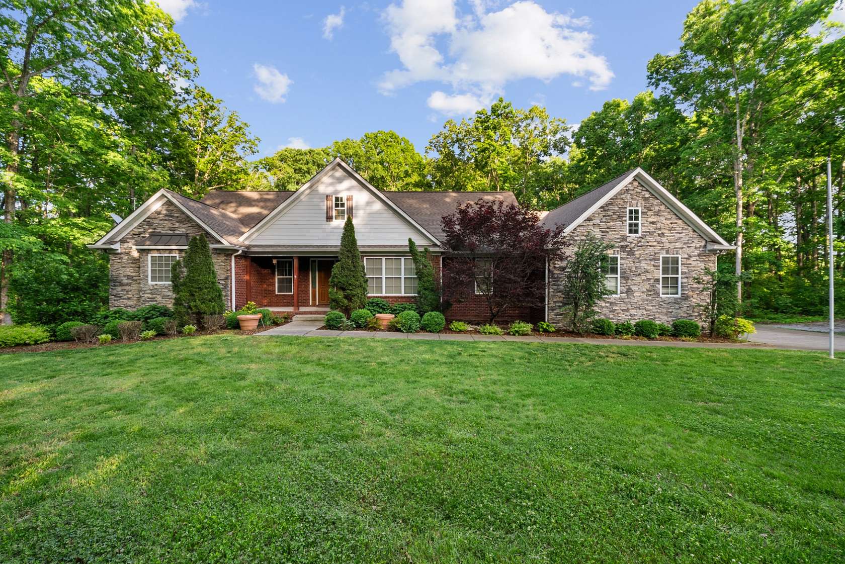 9.4 Acres of Land with Home for Sale in Franklin, Tennessee