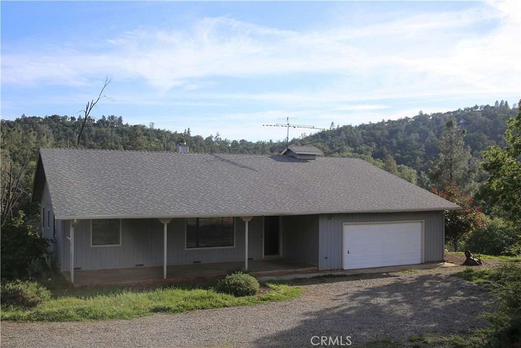 7.43 Acres of Land with Home for Sale in Mariposa, California