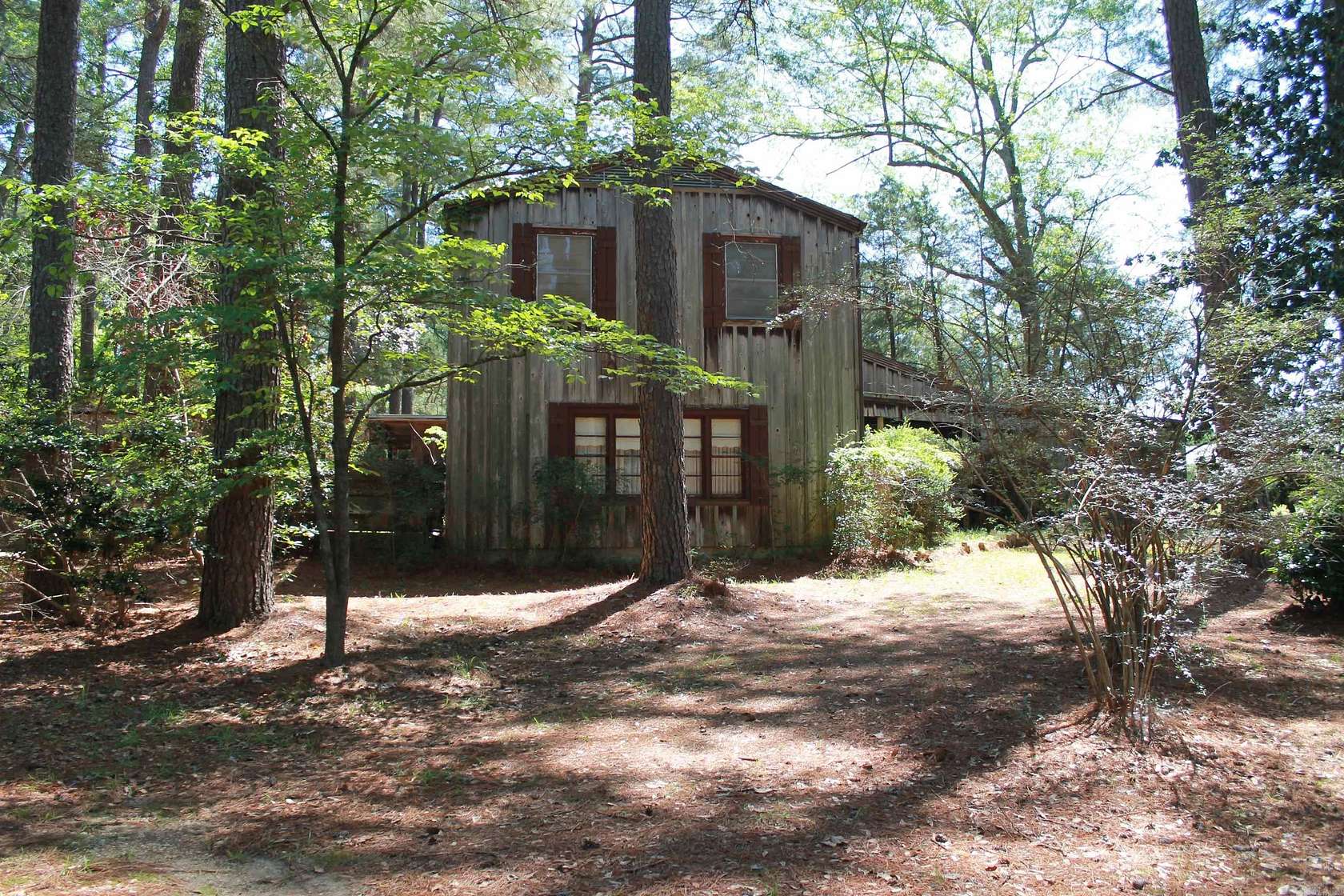 7.24 Acres of Land with Home for Sale in El Dorado, Arkansas