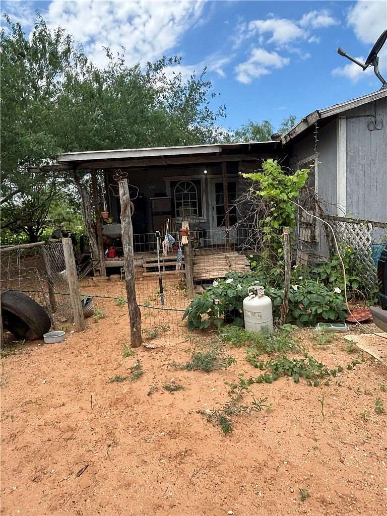 1 Acre of Land with Home for Sale in Hebbronville, Texas