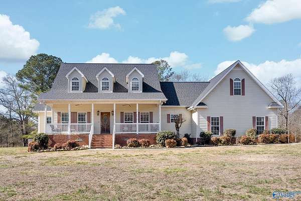 13.6 Acres of Land with Home for Sale in Fyffe, Alabama