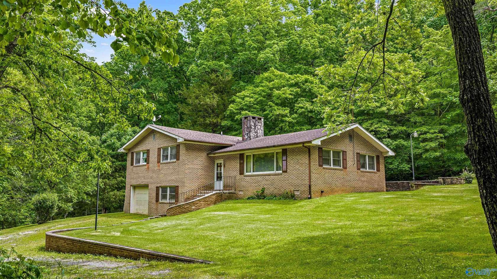 28 Acres of Recreational Land with Home for Sale in Fort Payne, Alabama