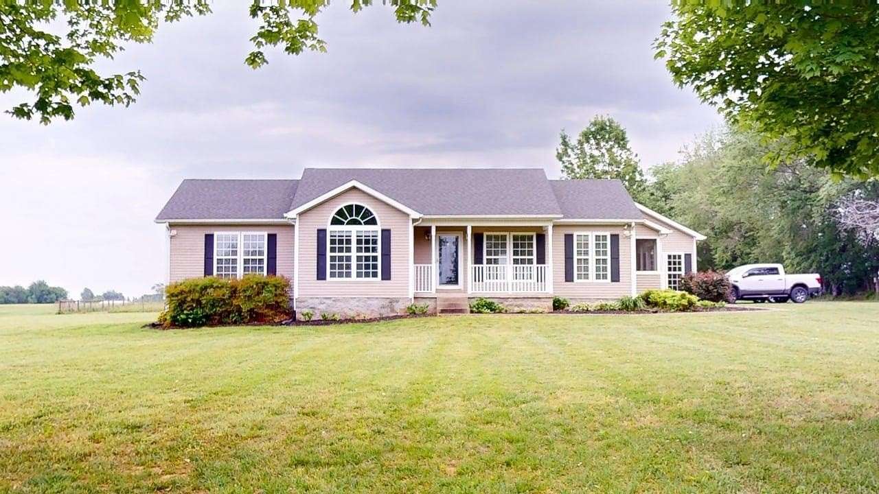 5.28 Acres of Land with Home for Sale in Bowling Green, Kentucky