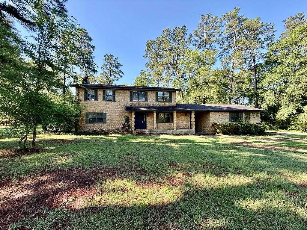 1.75 Acres of Land with Home for Sale in Lufkin, Texas