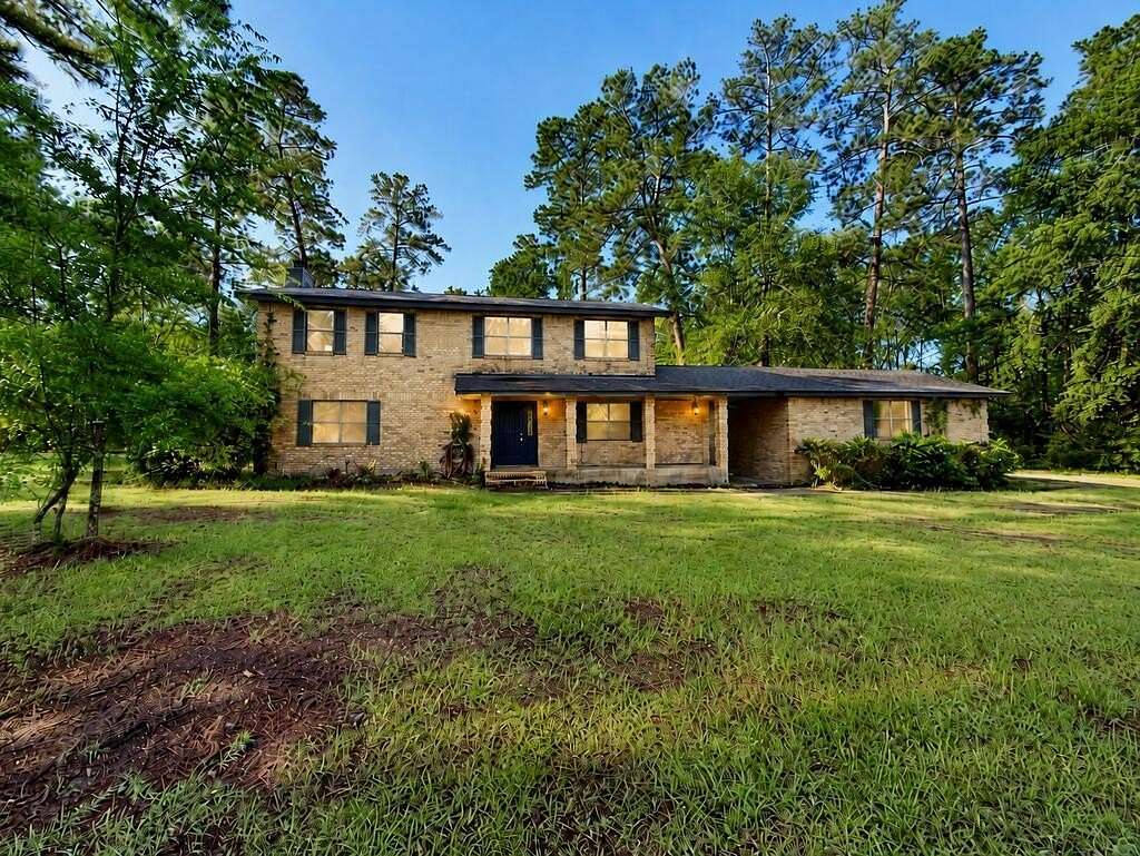 1.75 Acres of Land with Home for Sale in Lufkin, Texas