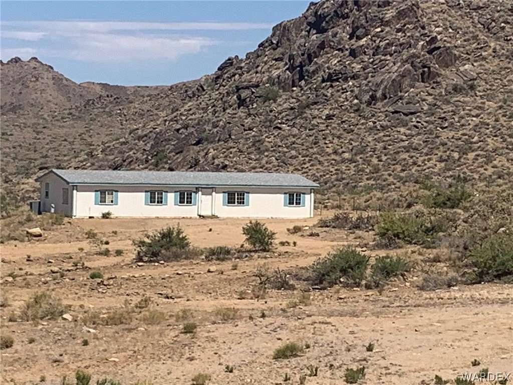 2.2 Acres of Land with Home for Sale in Golden Valley, Arizona