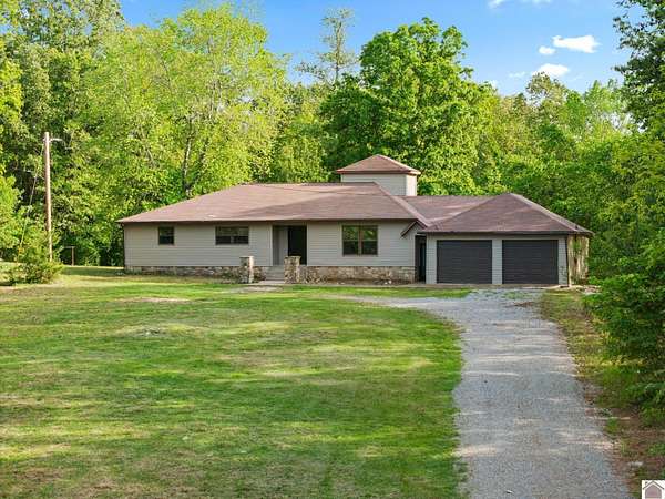 3.52 Acres of Land with Home for Lease in Boaz, Kentucky