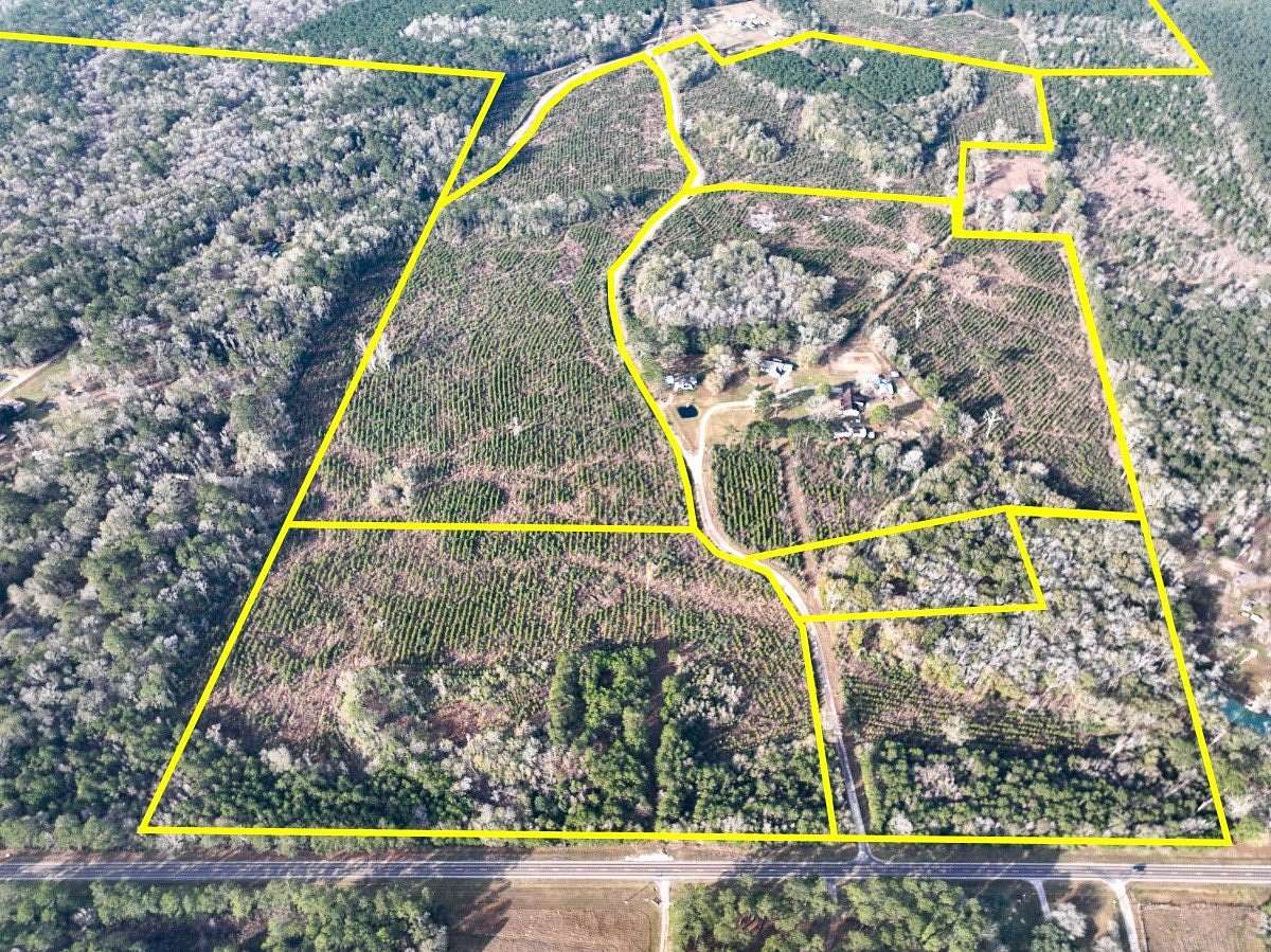 38 Acres of Recreational Land for Sale in Saratoga, Texas