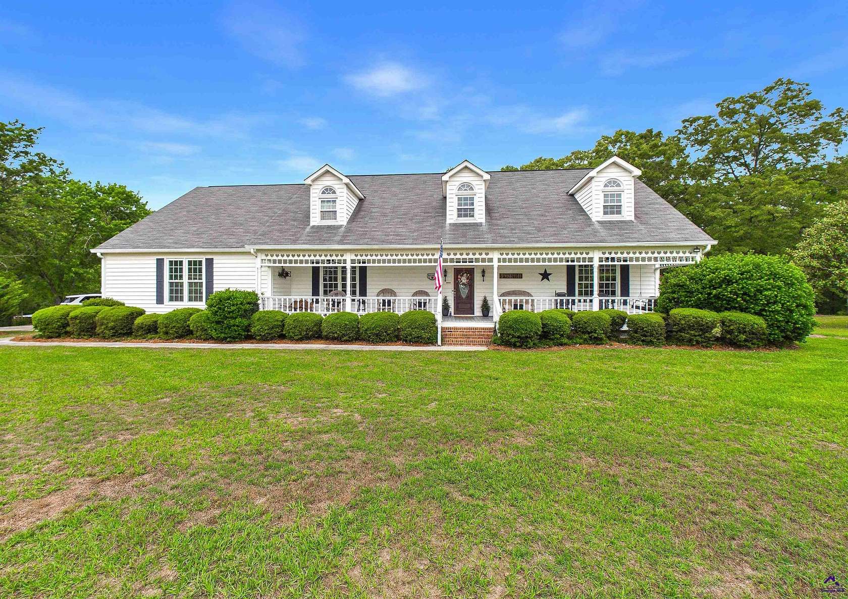 6 Acres of Land with Home for Sale in Lizella, Georgia