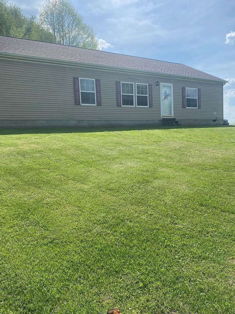 10.7 Acres of Land with Home for Sale in Frazeysburg, Ohio