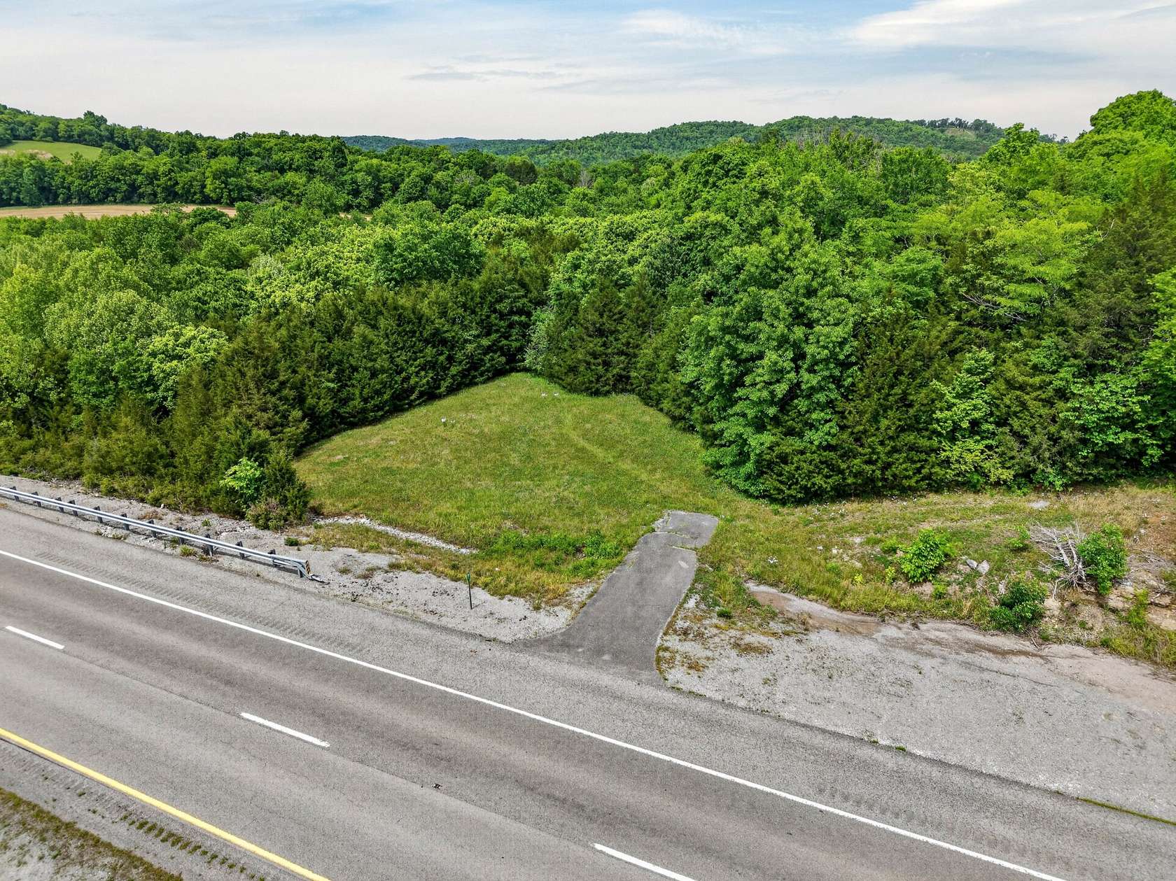 11 Acres of Recreational & Residential Land for Sale in Fayetteville, Tennessee