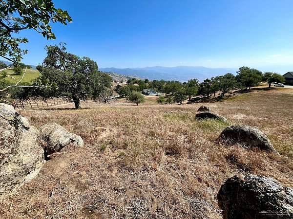 1.57 Acres of Residential Land for Sale in Tehachapi, California
