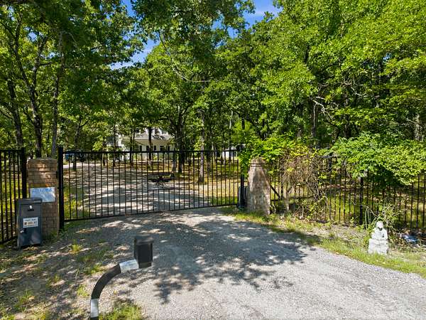 4.23 Acres of Land with Home for Sale in Terrell, Texas