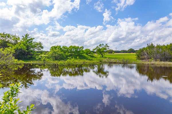 10.1 Acres of Land for Sale in Lampasas, Texas