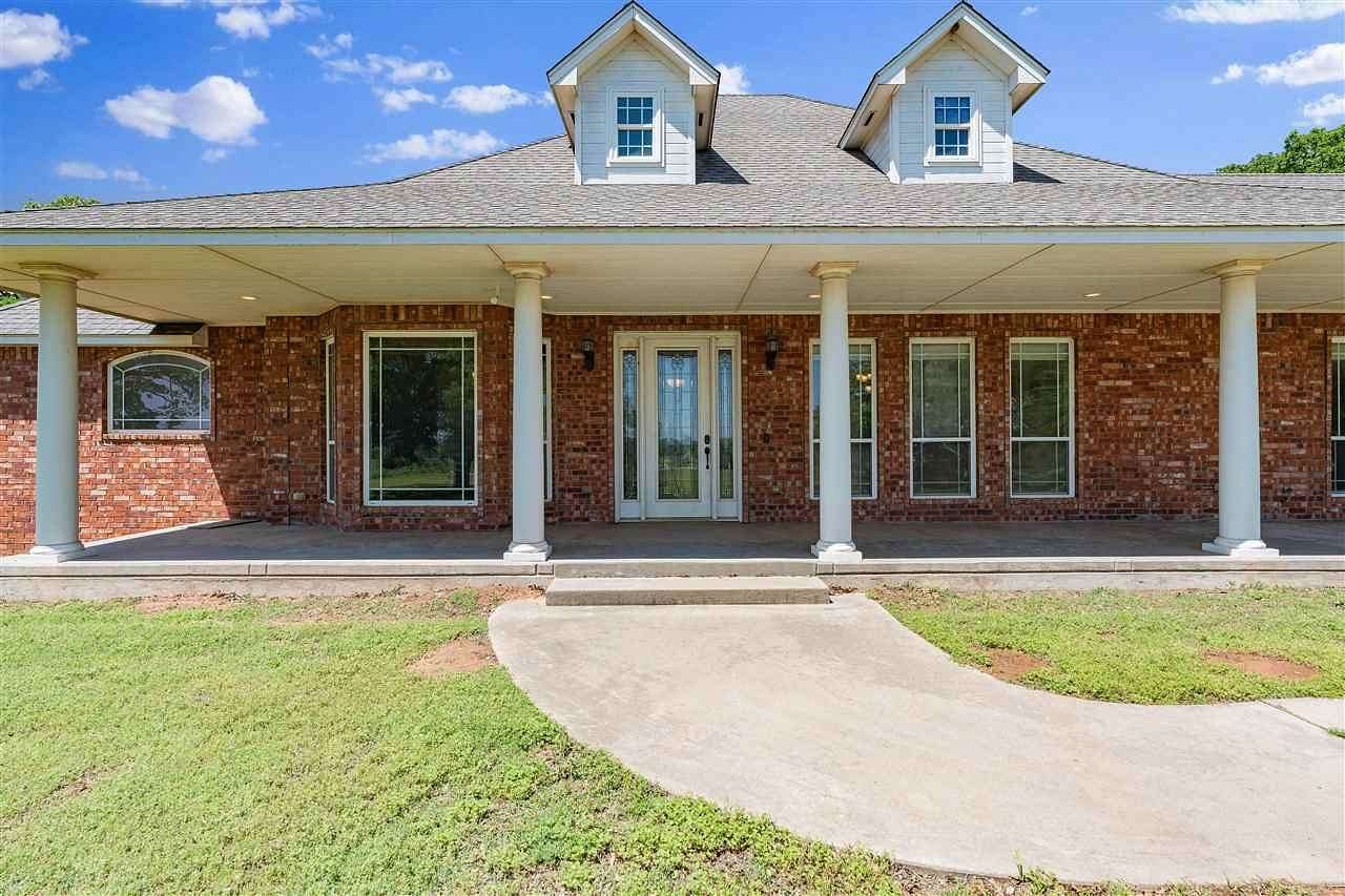 38 Acres of Land with Home for Sale in Marlow, Oklahoma