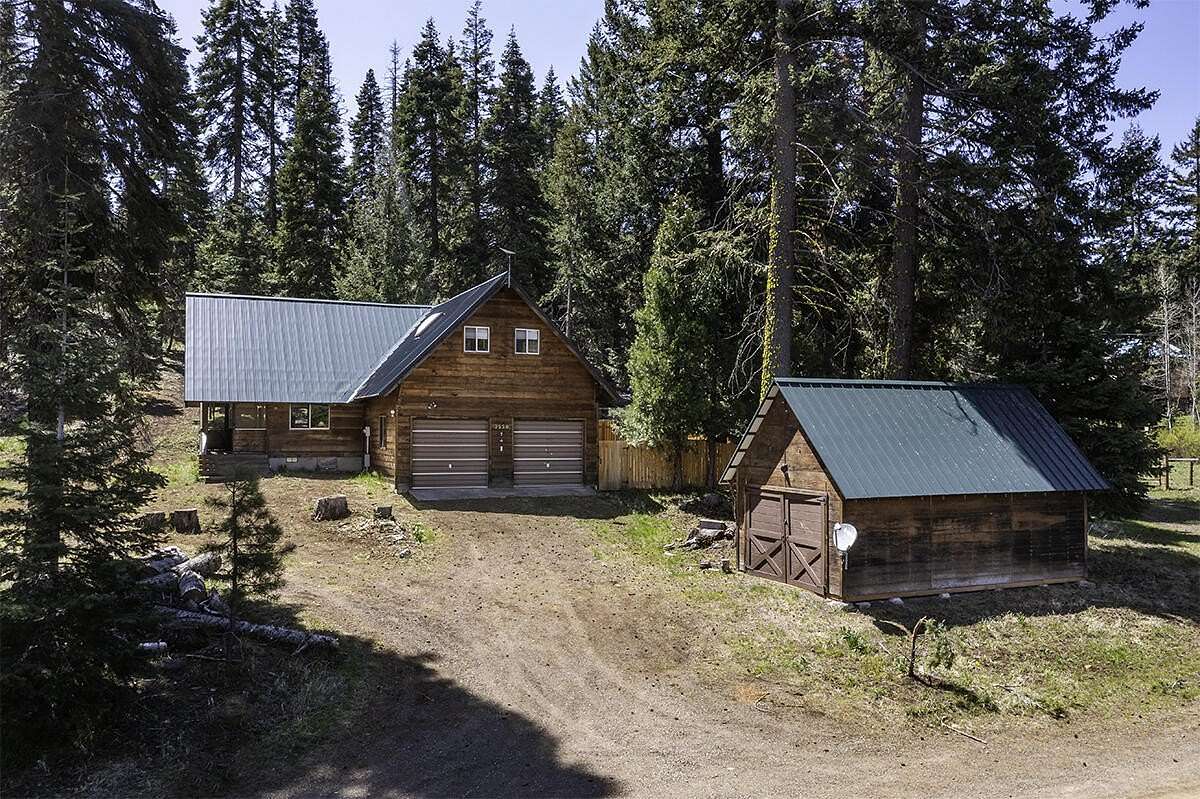 1.64 Acres of Land with Home for Sale in Ashland, Oregon