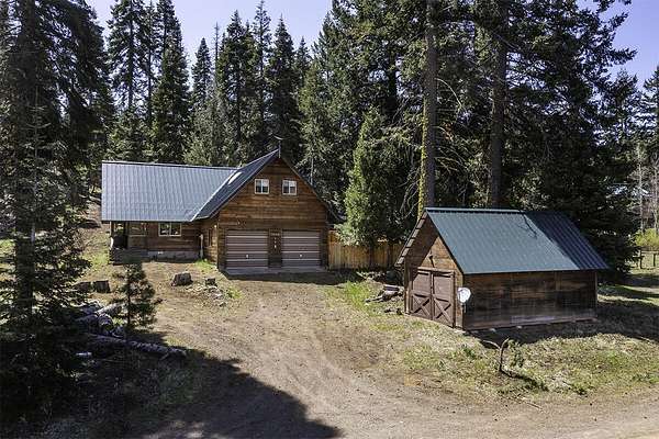 1.64 Acres of Land with Home for Sale in Ashland, Oregon