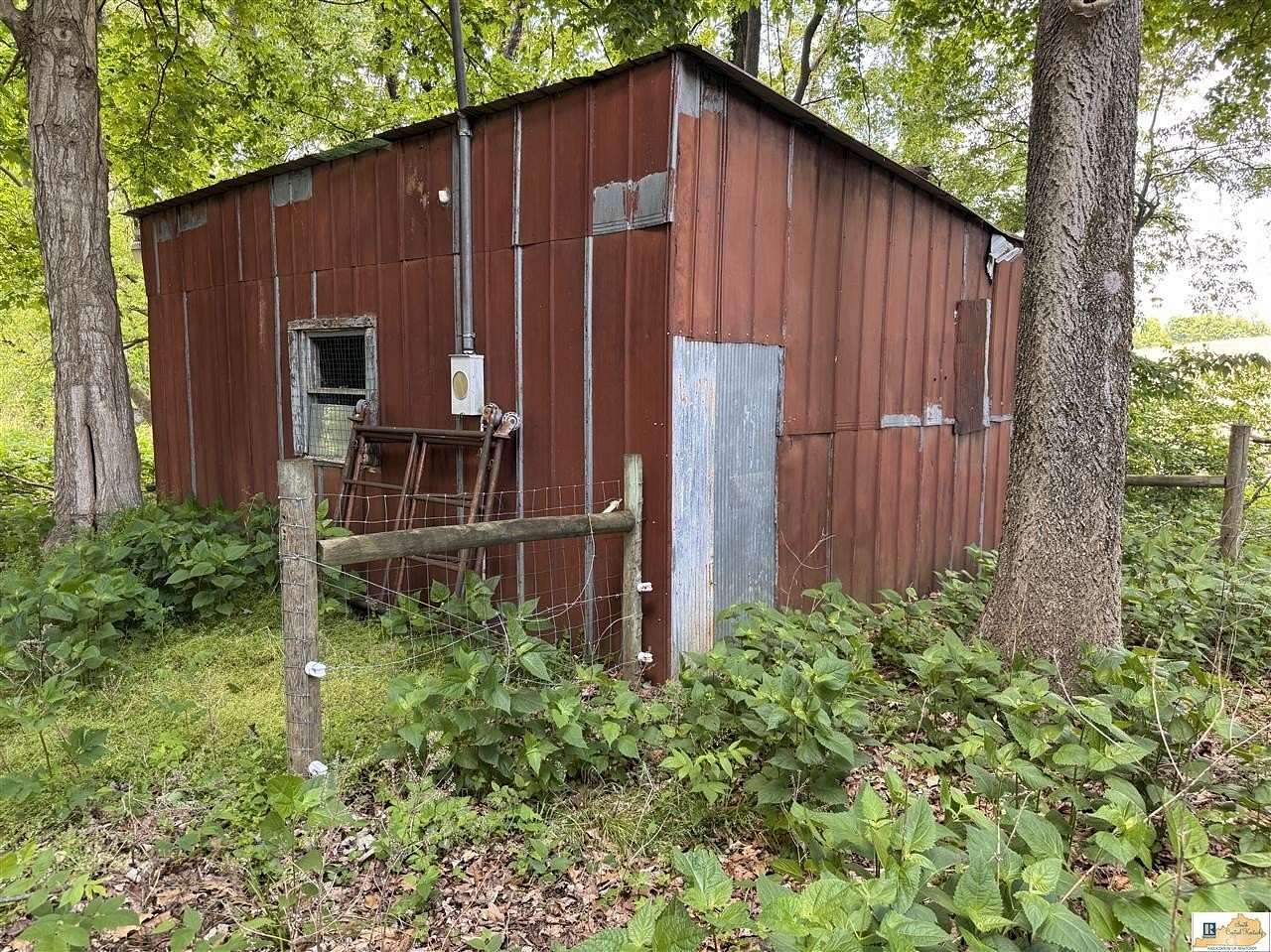 1.33 Acres of Residential Land for Sale in Summer Shade, Kentucky