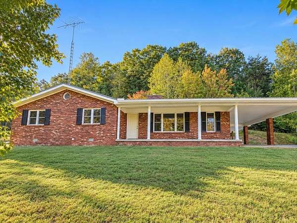 5 Acres of Land with Home for Sale in Mammoth Cave, Kentucky