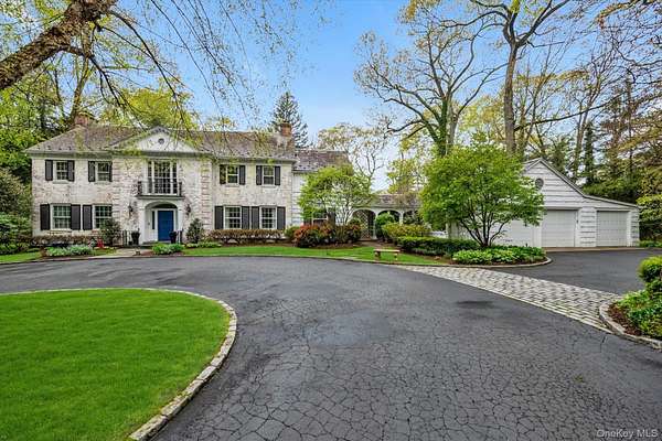 4 Acres of Land with Home for Lease in Glen Head, New York