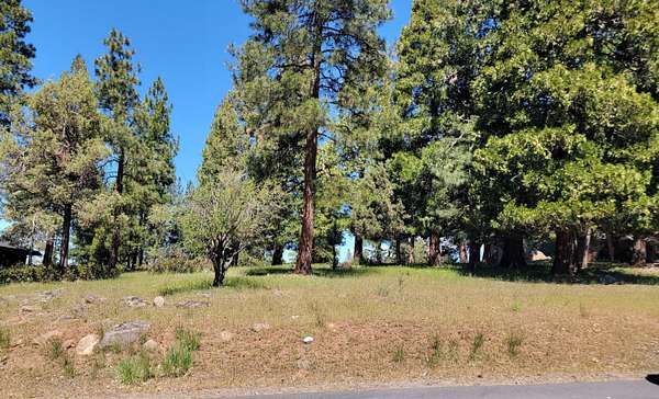 0.46 Acres of Residential Land for Sale in Klamath Falls, Oregon