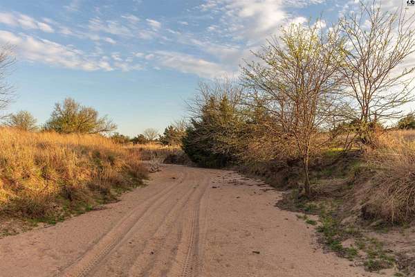 39.2 Acres of Recreational Land for Sale in Greensburg, Kansas