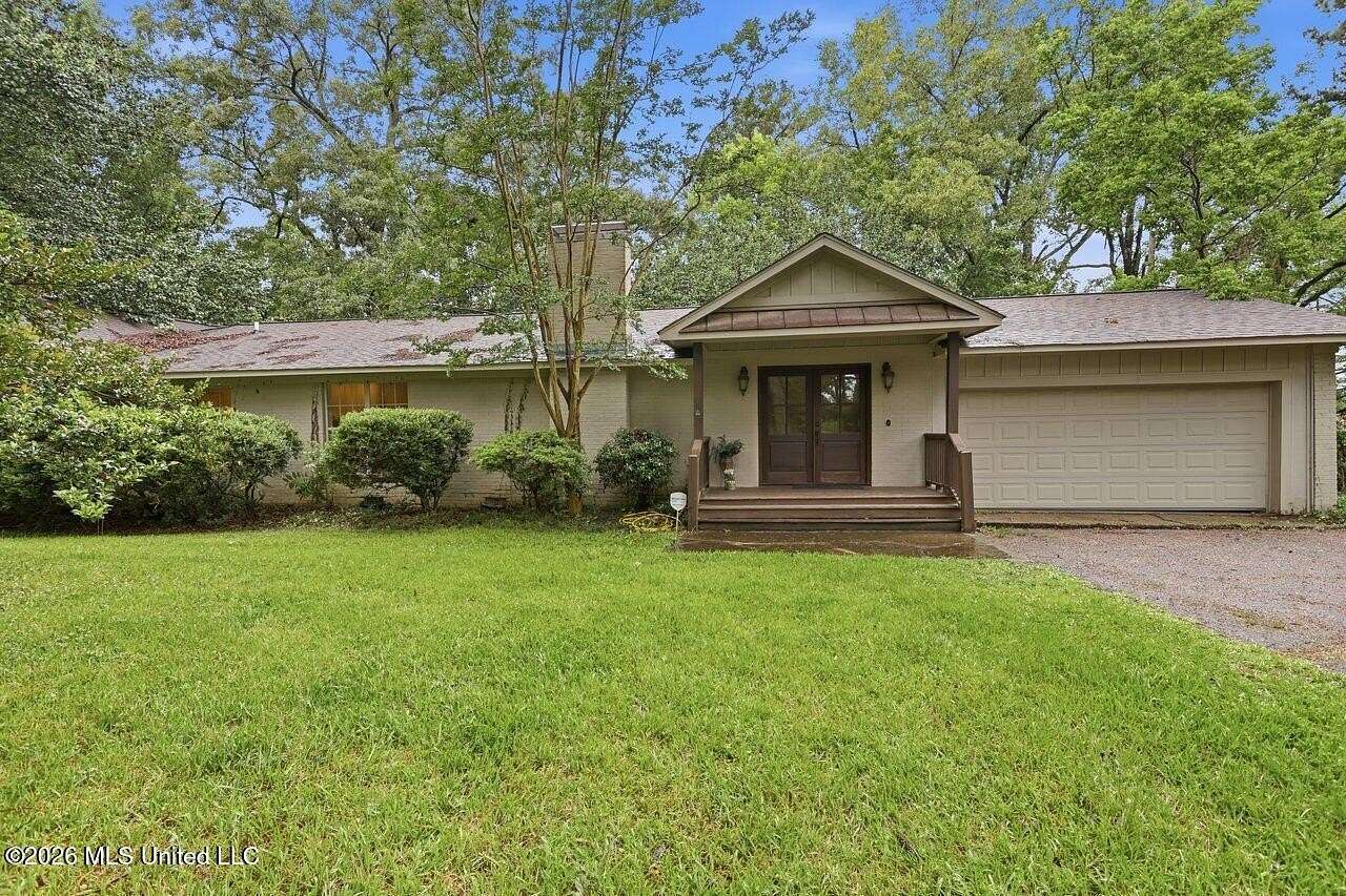 1.59 Acres of Land with Home for Sale in Madison, Mississippi
