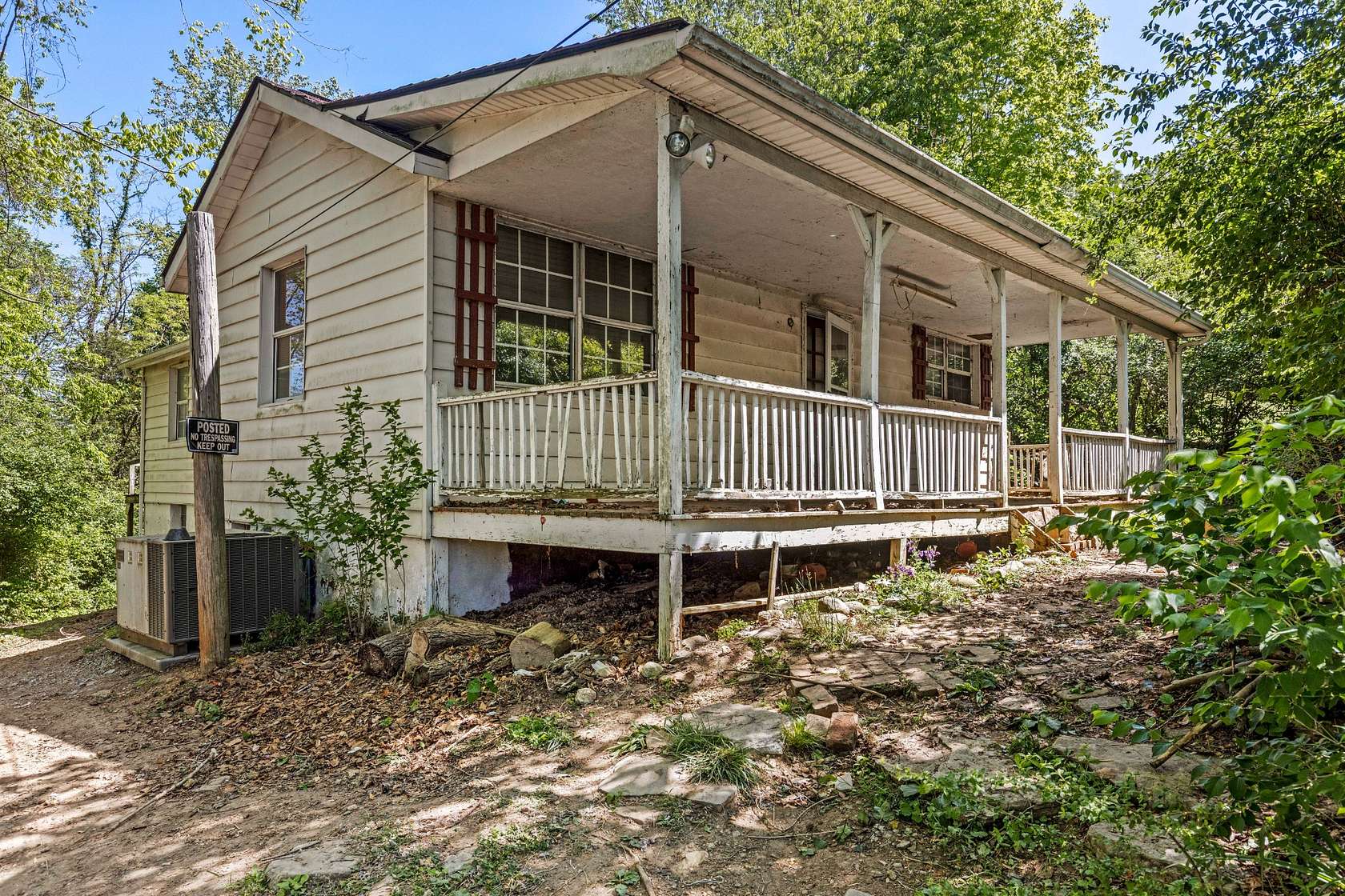2 Acres of Land with Home for Sale in Thorn Hill, Tennessee