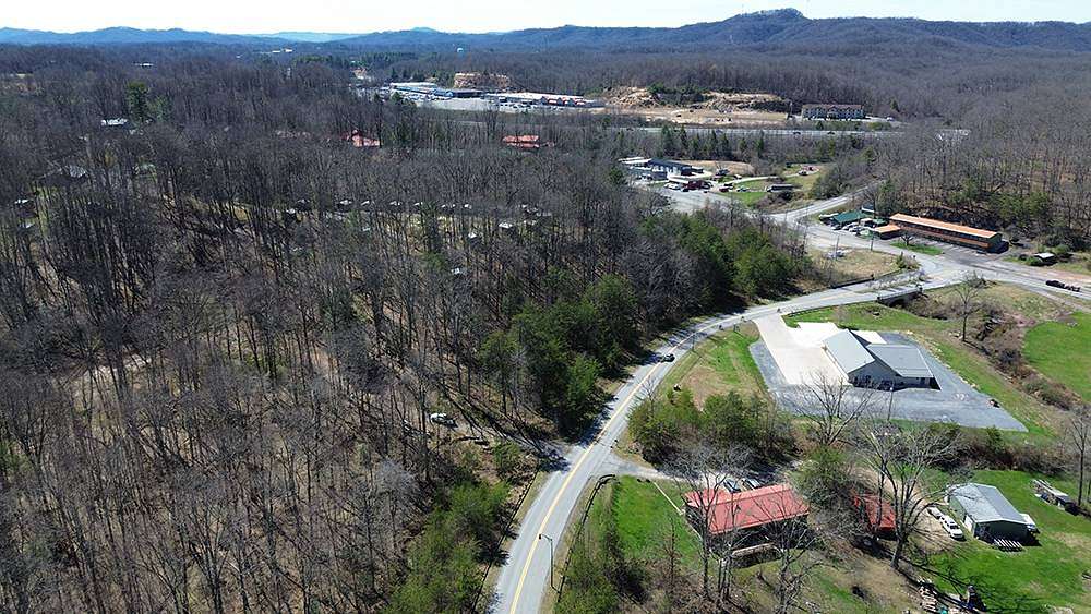 7.7 Acres of Land for Sale in Fayetteville, West Virginia